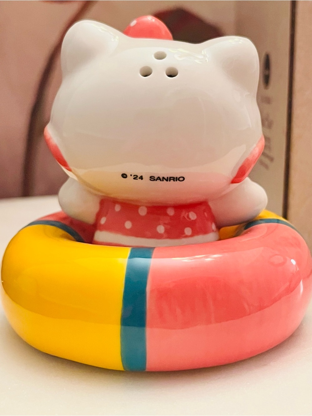 Sanrio Hello Kitty Salt & Pepper Set with Pink Bow and Yellow Float Ring (NWT) - Picture 4 of 10